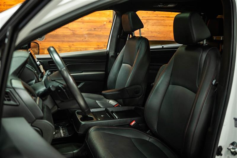 used 2025 Honda Odyssey car, priced at $39,497