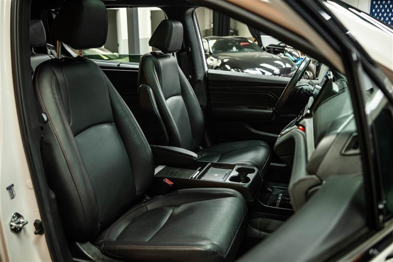 used 2025 Honda Odyssey car, priced at $39,497