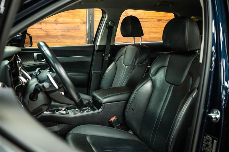 used 2024 Kia Sorento Hybrid car, priced at $30,995
