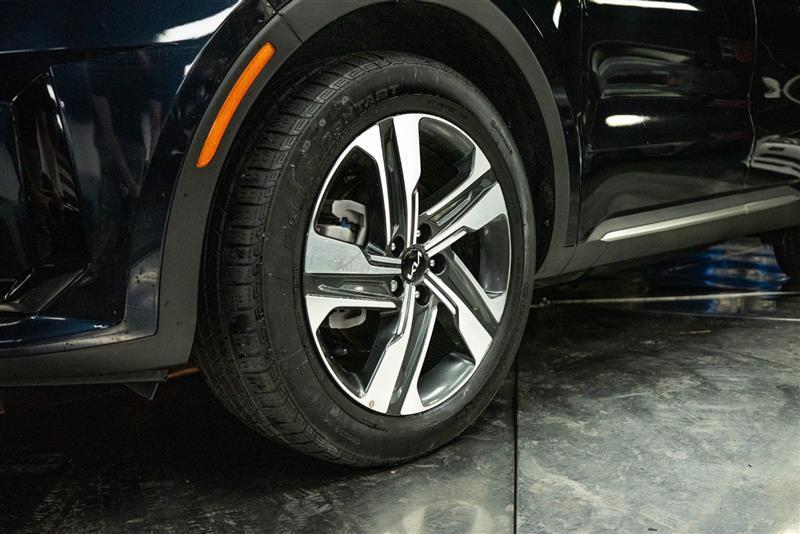 used 2024 Kia Sorento Hybrid car, priced at $30,995