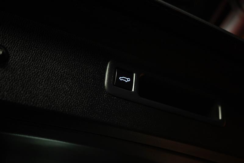 used 2020 Toyota Highlander car, priced at $25,793