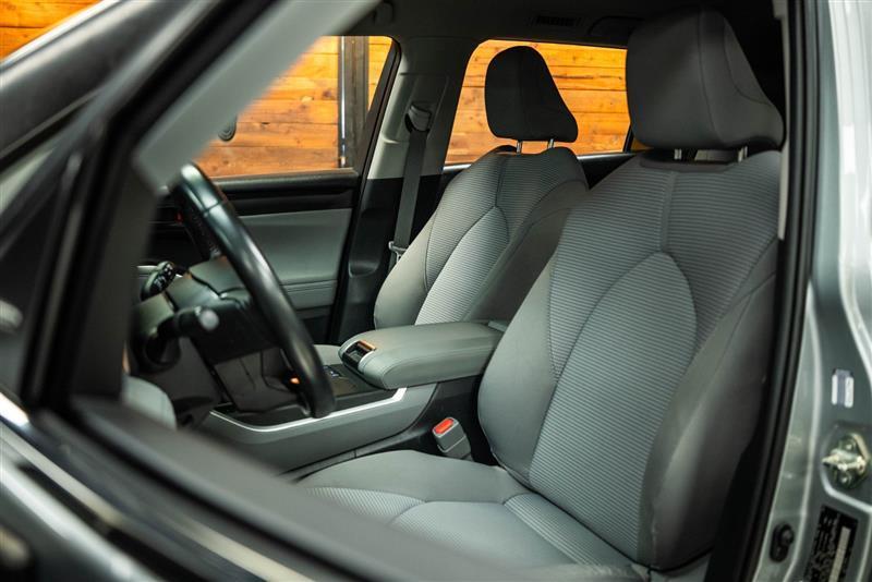 used 2020 Toyota Highlander car, priced at $25,793