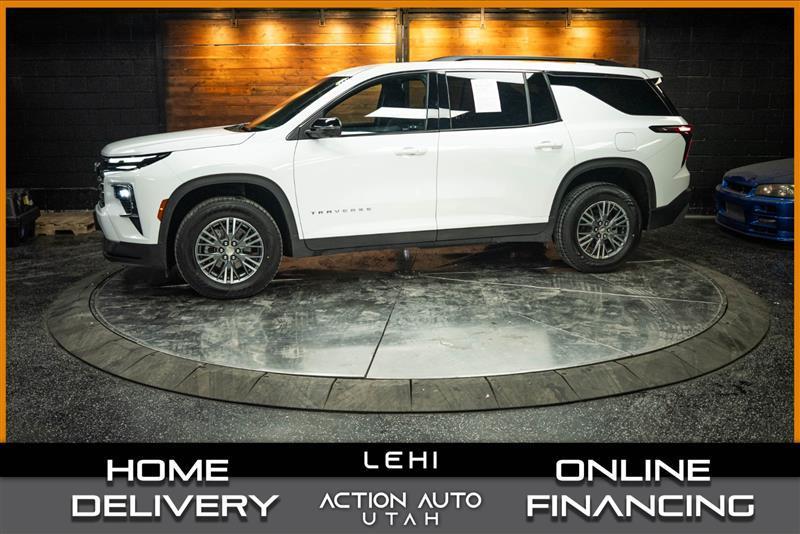used 2024 Chevrolet Traverse car, priced at $34,993