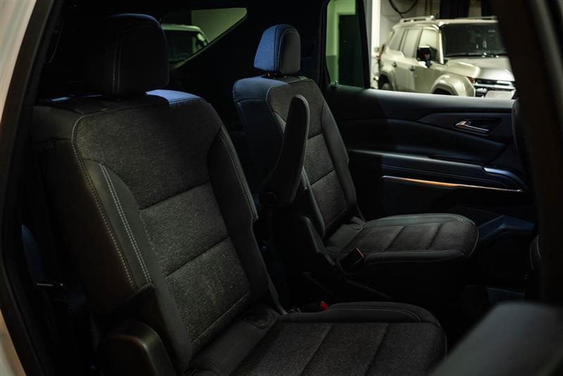 used 2024 Chevrolet Traverse car, priced at $34,993