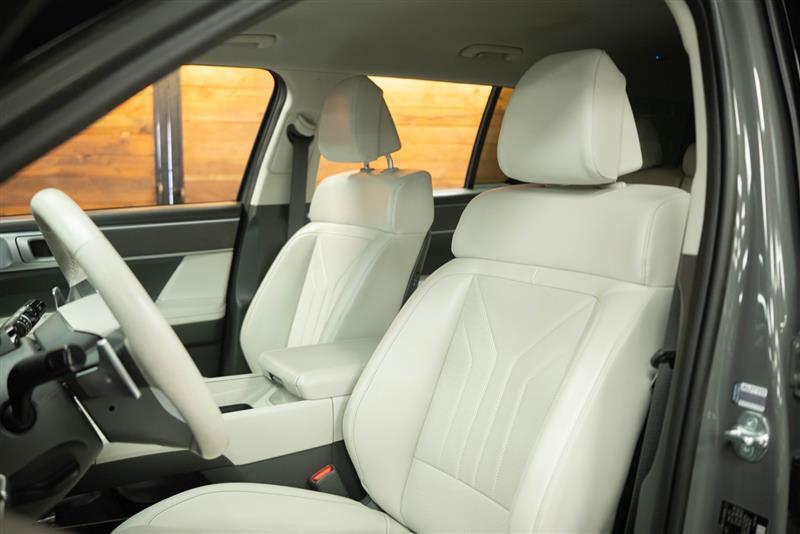 used 2025 Hyundai Santa Fe car, priced at $32,193