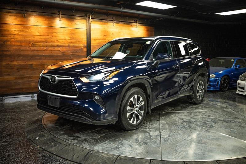used 2022 Toyota Highlander car, priced at $27,465