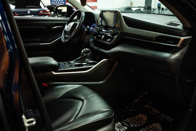 used 2022 Toyota Highlander car, priced at $27,465