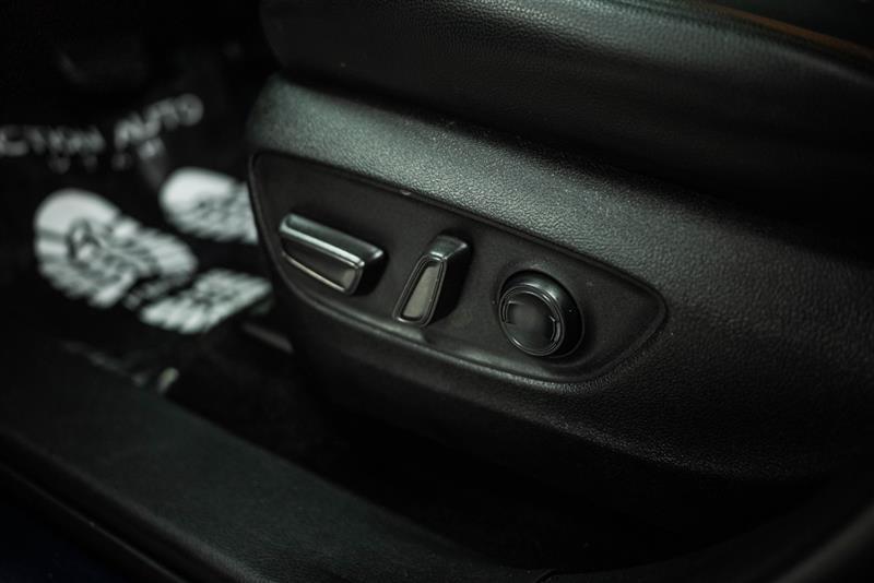 used 2022 Toyota Highlander car, priced at $27,465