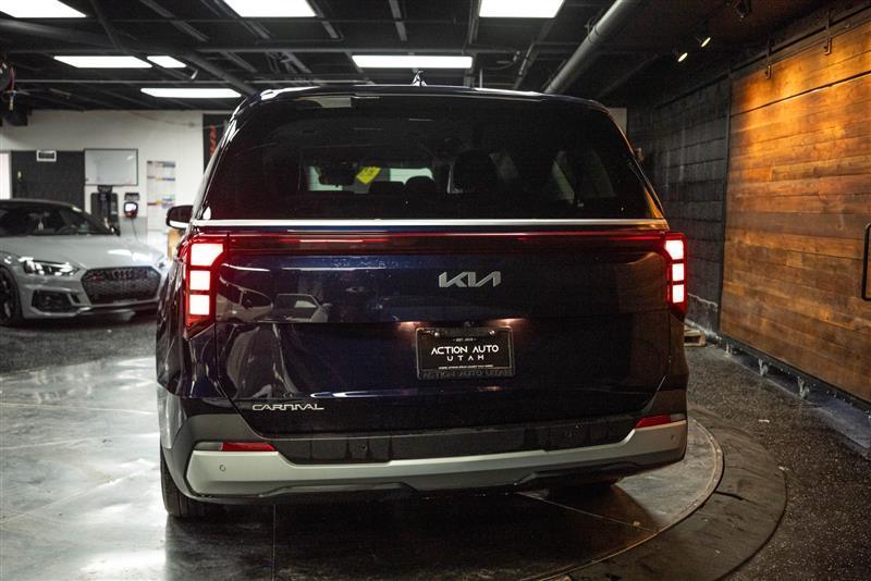 used 2025 Kia Carnival car, priced at $32,995
