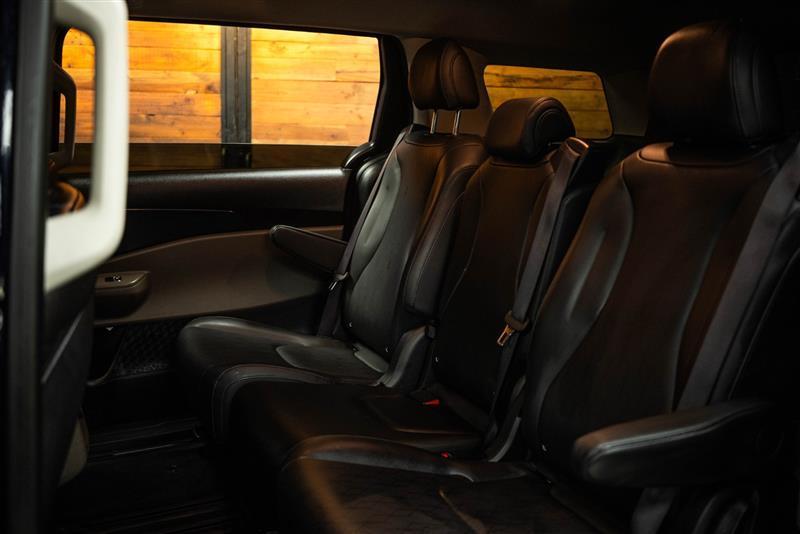 used 2025 Kia Carnival car, priced at $32,995