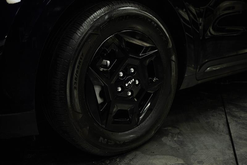 used 2025 Kia Carnival car, priced at $32,995