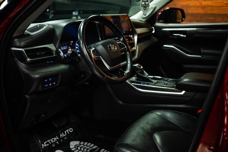 used 2022 Toyota Highlander car, priced at $27,593