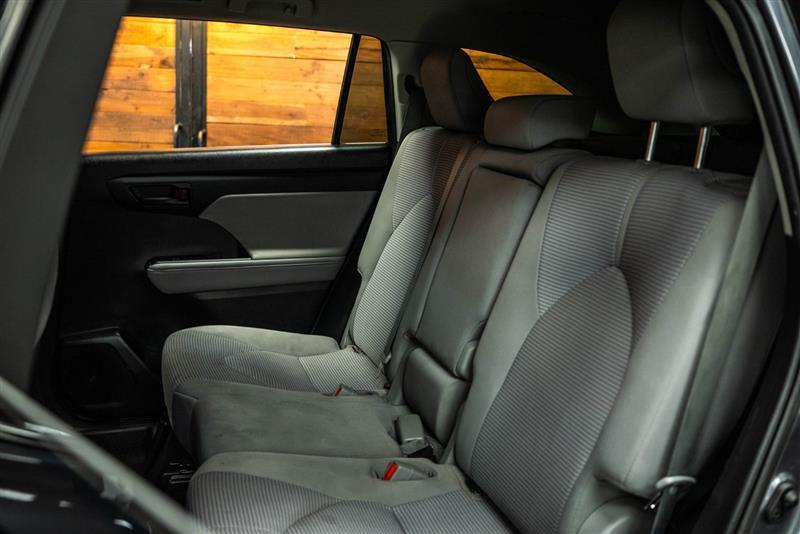 used 2021 Toyota Highlander car, priced at $25,995