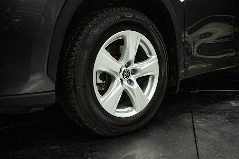 used 2021 Toyota Highlander car, priced at $25,995