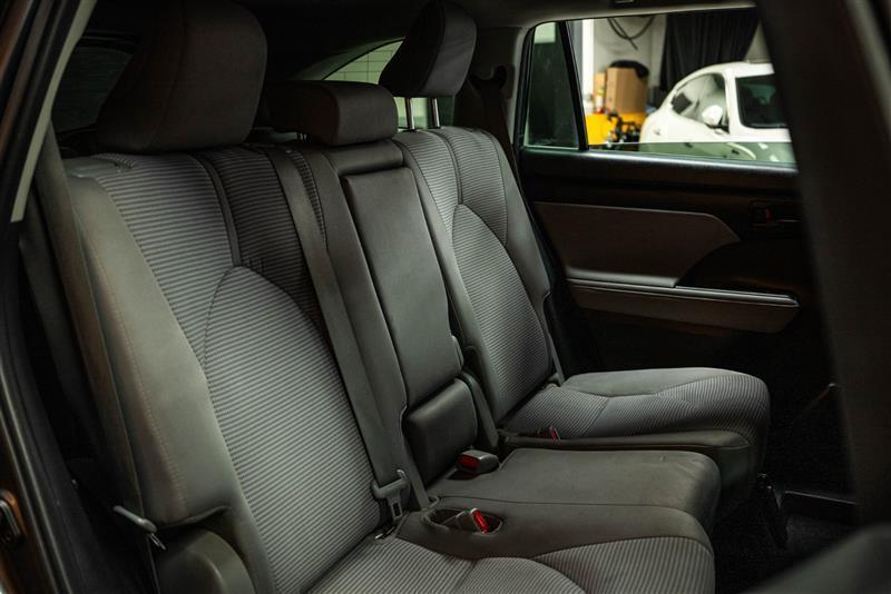 used 2021 Toyota Highlander car, priced at $25,995