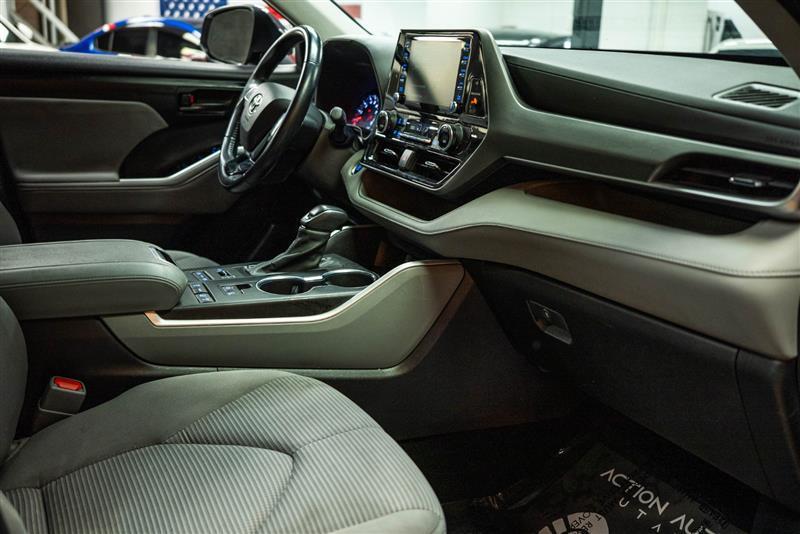 used 2021 Toyota Highlander car, priced at $25,995