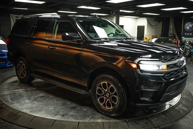 used 2024 Ford Expedition car, priced at $41,976