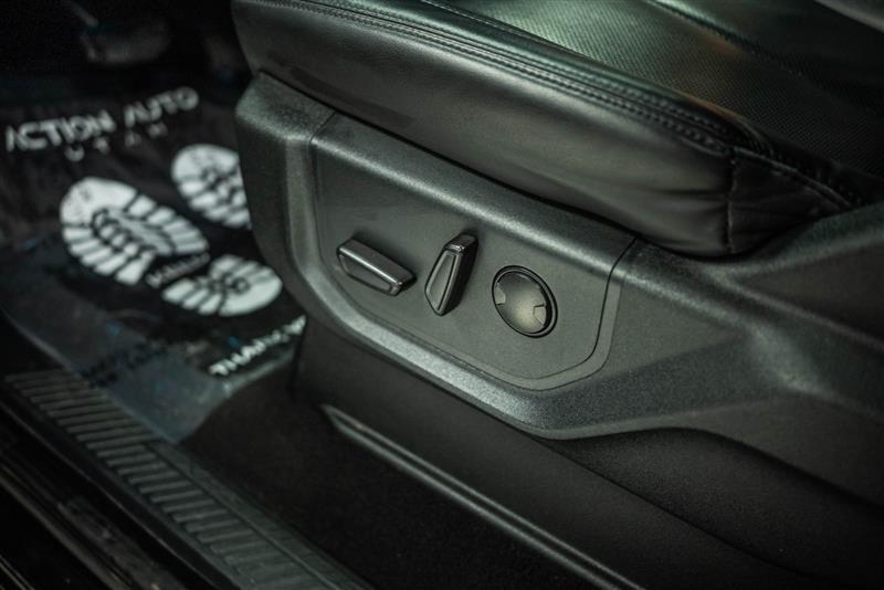 used 2024 Ford Expedition car, priced at $41,976