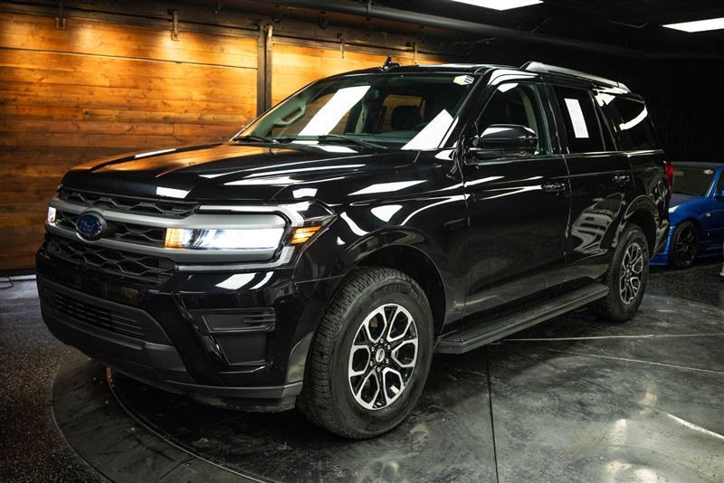 used 2024 Ford Expedition car, priced at $41,976