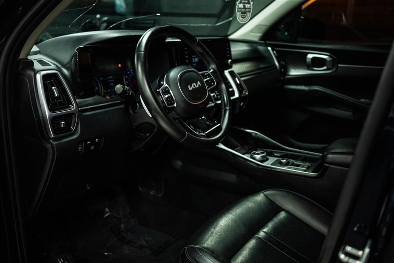 used 2023 Kia Sorento Hybrid car, priced at $23,295