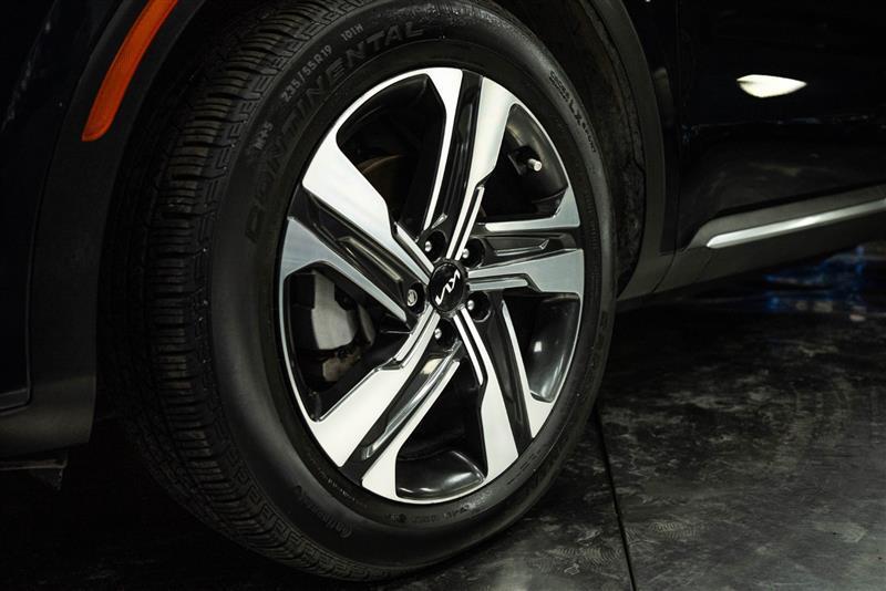 used 2023 Kia Sorento Hybrid car, priced at $23,295