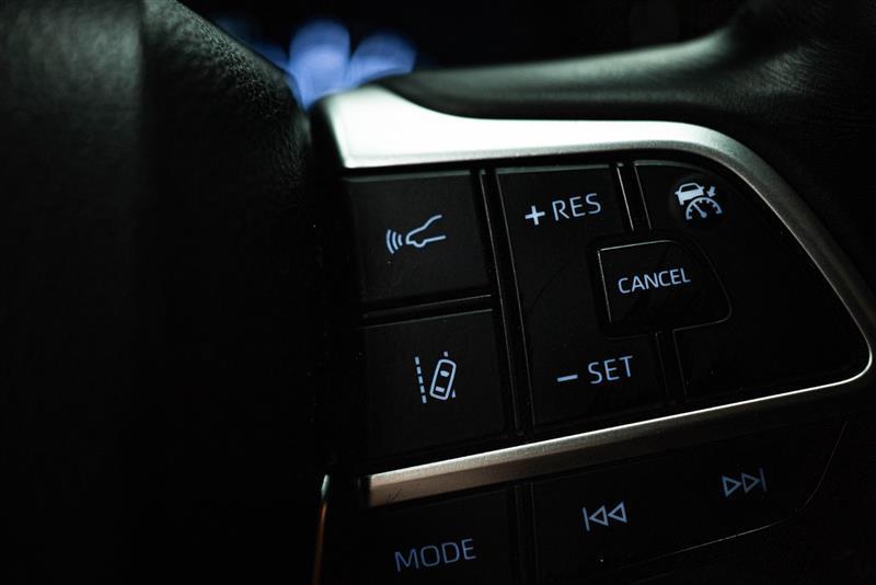 used 2024 Toyota Highlander car, priced at $31,095