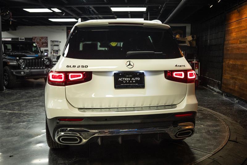 used 2022 Mercedes-Benz GLB 250 car, priced at $28,793