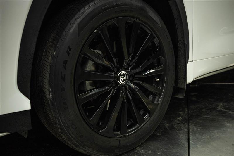 used 2023 Toyota Highlander car, priced at $32,293