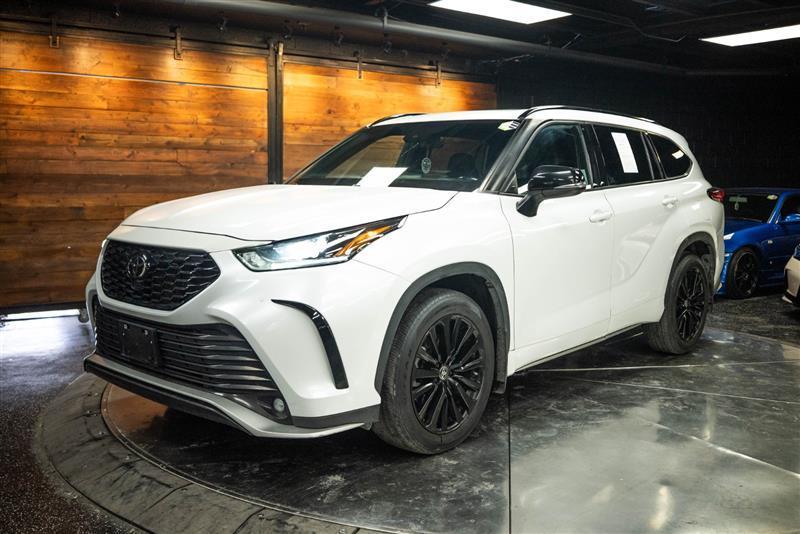 used 2023 Toyota Highlander car, priced at $32,293