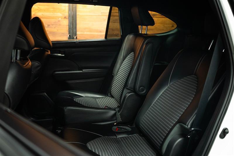used 2023 Toyota Highlander car, priced at $32,293