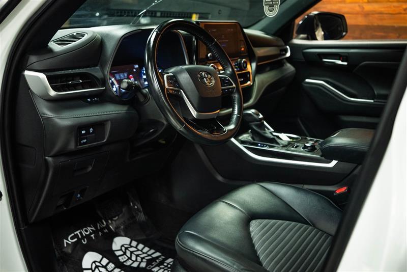 used 2023 Toyota Highlander car, priced at $32,293