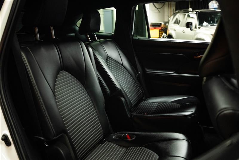 used 2023 Toyota Highlander car, priced at $32,293