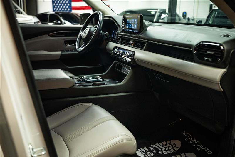 used 2024 Honda Pilot car, priced at $38,205