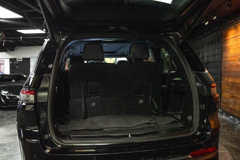 used 2024 Jeep Grand Cherokee L car, priced at $28,295