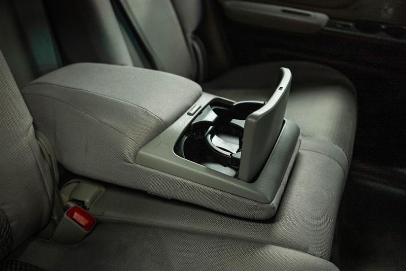 used 2006 Toyota Highlander Hybrid car, priced at $5,895