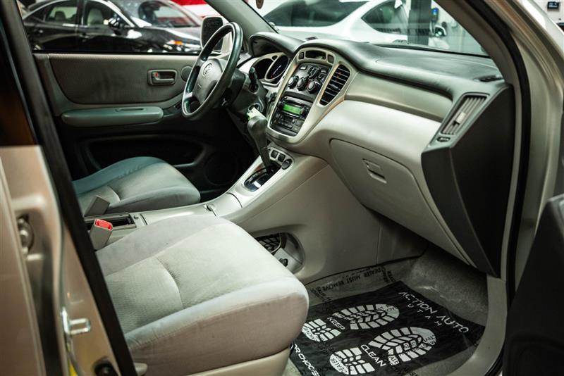 used 2006 Toyota Highlander Hybrid car, priced at $5,895
