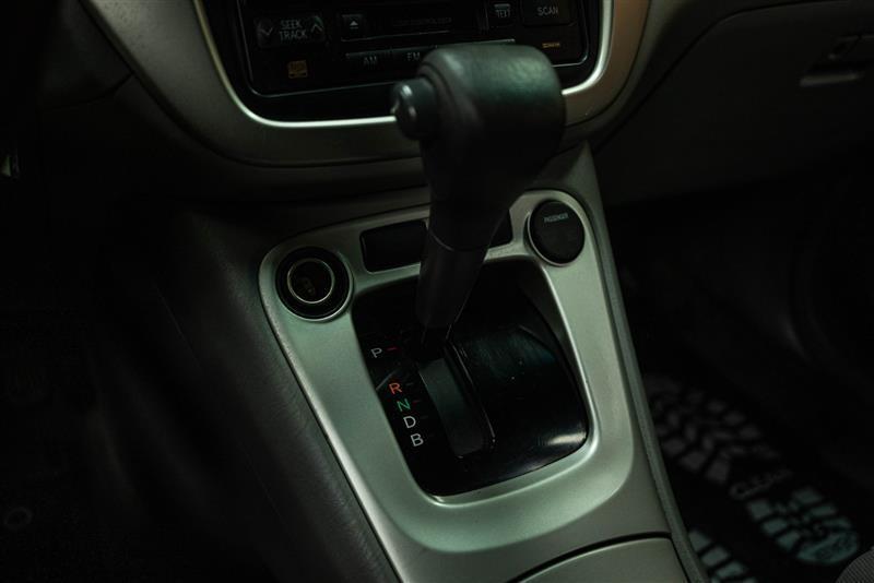 used 2006 Toyota Highlander Hybrid car, priced at $5,895