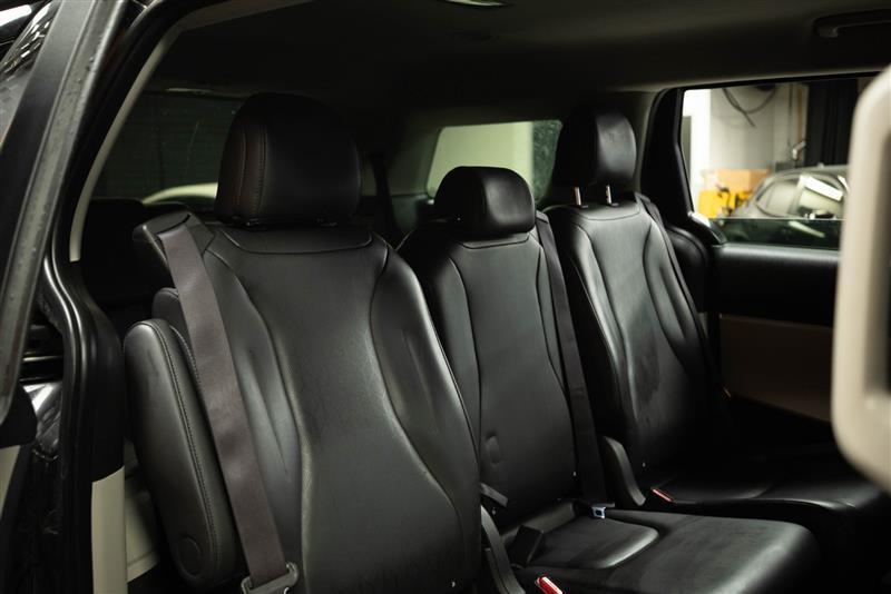 used 2024 Kia Carnival car, priced at $28,691