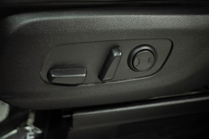 used 2024 Kia Carnival car, priced at $28,691