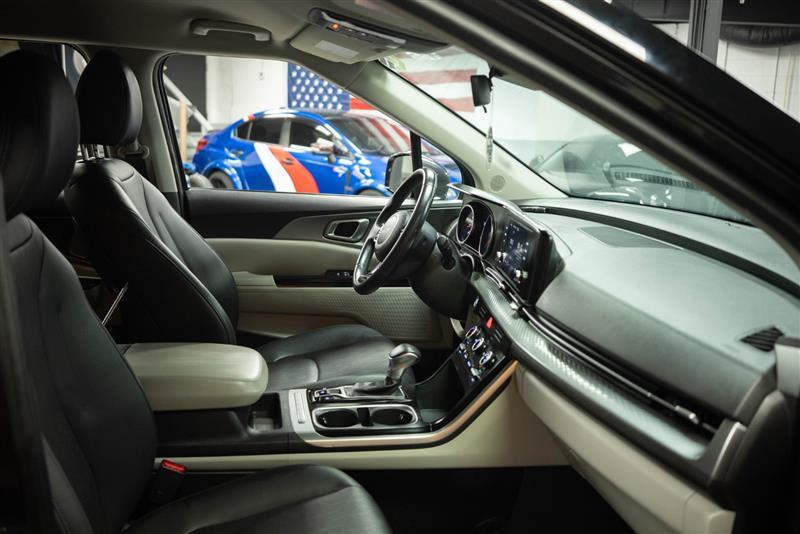 used 2024 Kia Carnival car, priced at $28,691