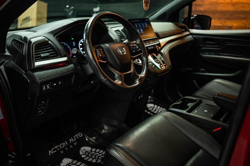 used 2025 Honda Odyssey car, priced at $38,297