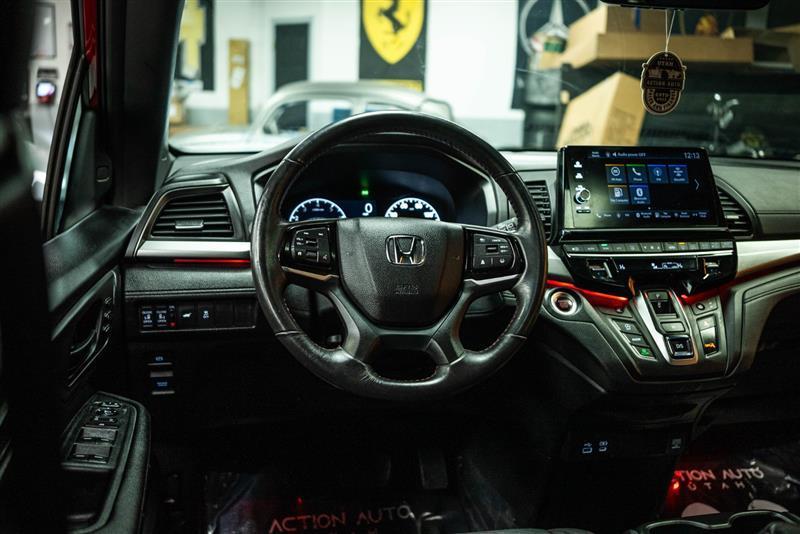 used 2025 Honda Odyssey car, priced at $38,297