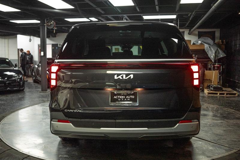 used 2025 Kia Carnival car, priced at $34,039