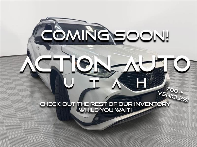 used 2022 Toyota Highlander car, priced at $39,393