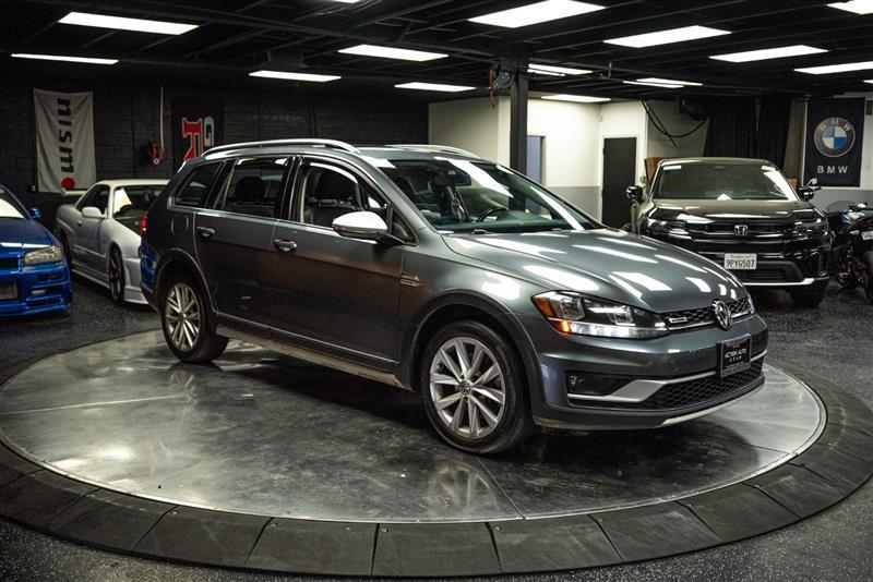 used 2018 Volkswagen Golf Alltrack car, priced at $14,995