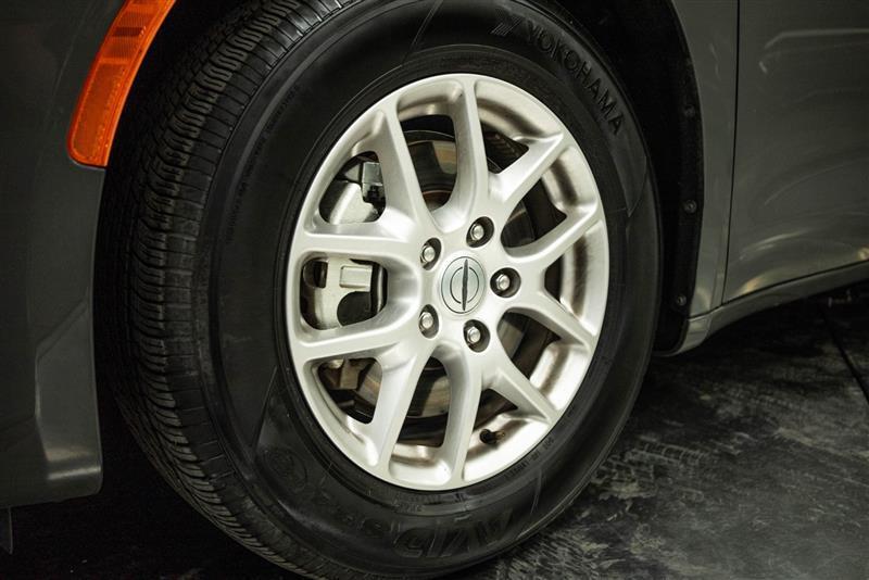 used 2025 Chrysler Pacifica car, priced at $28,194