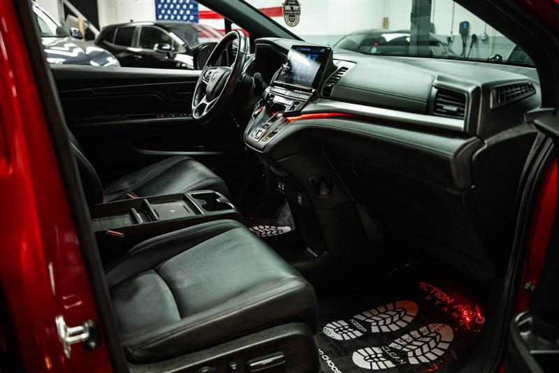 used 2025 Honda Odyssey car, priced at $38,995