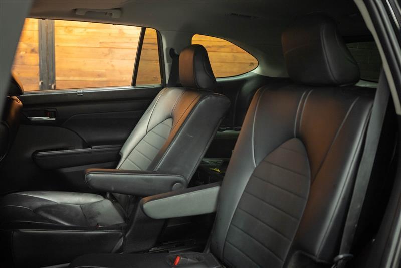 used 2024 Toyota Highlander car, priced at $39,593