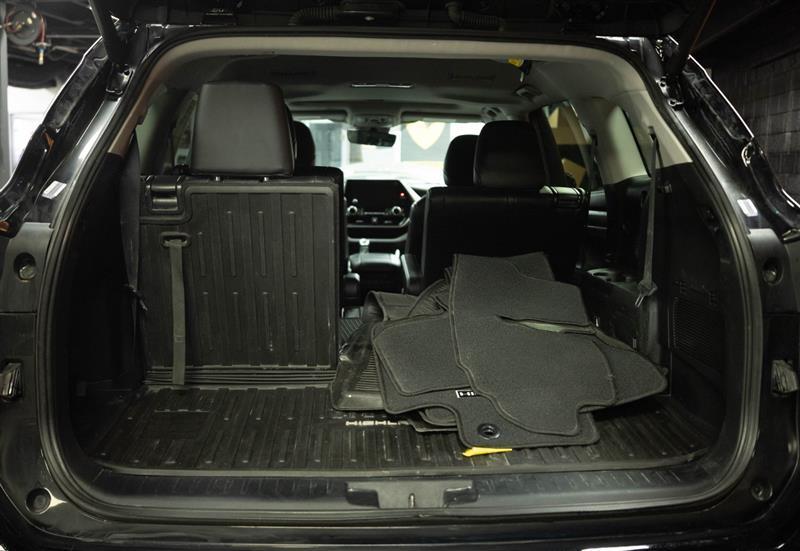 used 2024 Toyota Highlander car, priced at $39,593