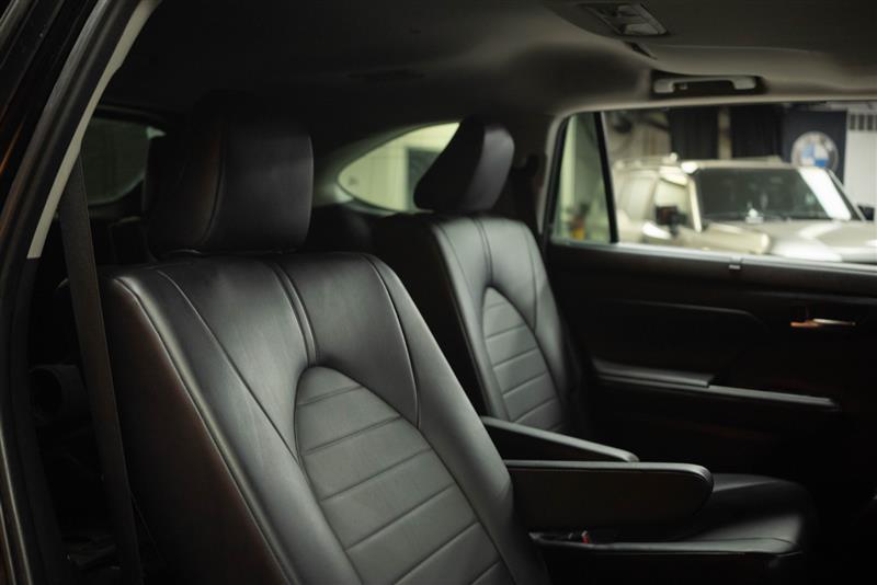 used 2024 Toyota Highlander car, priced at $39,593